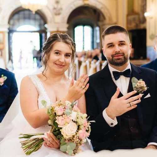 Paulina i Bartosz w dniu ślubu. Zdjęcie nadesłane przez Klientów