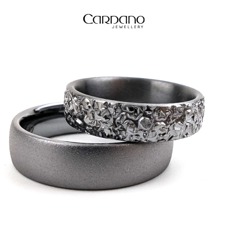 Obrączki z czarnego tantalu próby 999