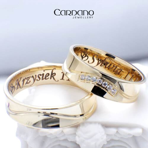 Wklęsłe złote obrączki ślubne z cyrkoniami Sylwii i Krzysztofa | Jubiler Toruń