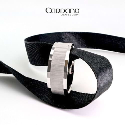 Męska płaska obrączka ślubna z białego złota Pana Szymona | Jubiler Bydgoszcz