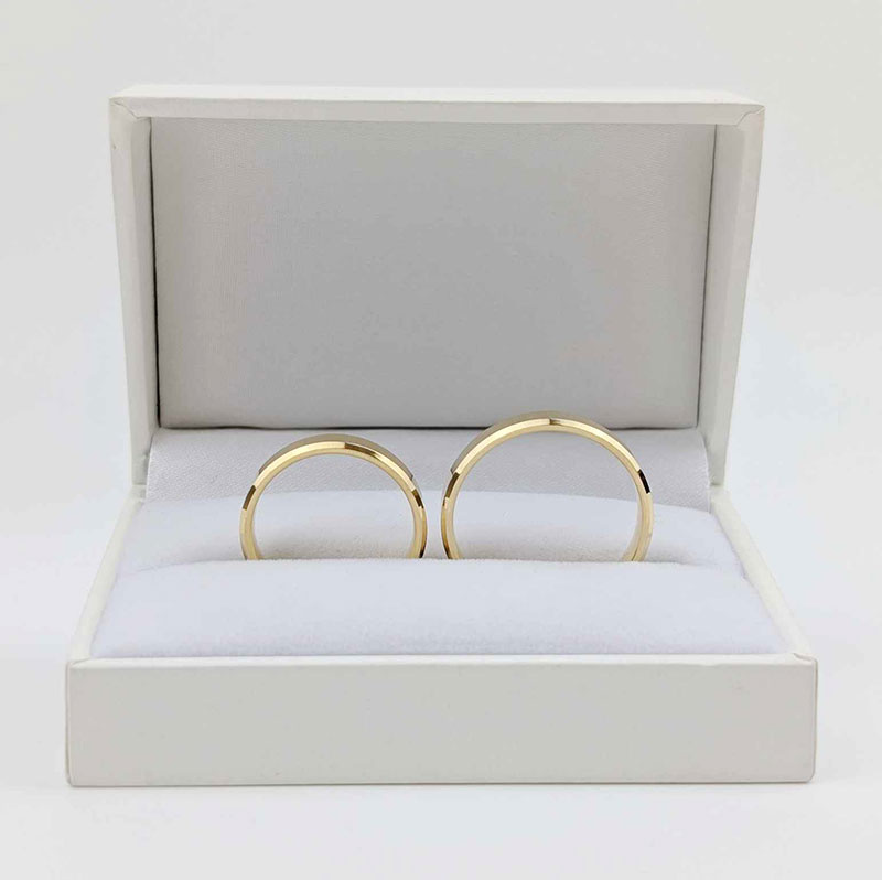 Obrączki ślubne klasyczne fazowane 4mm żółte złoto 585