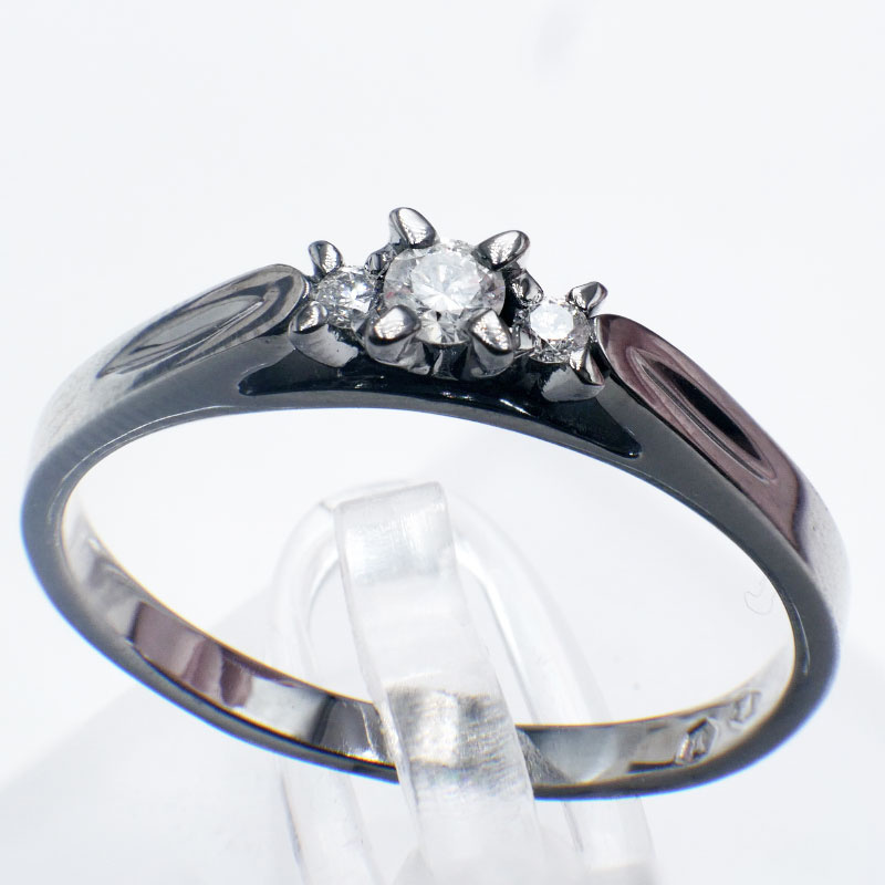 Pierścionek z diamentami czarne złoto 585