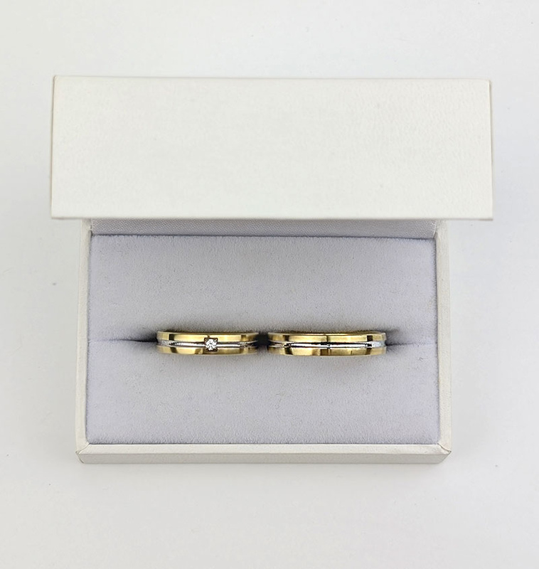 Półokrągłe obrączki ślubne 4mm z kamieniem dwukolorowe złoto żółte i białe próba 585