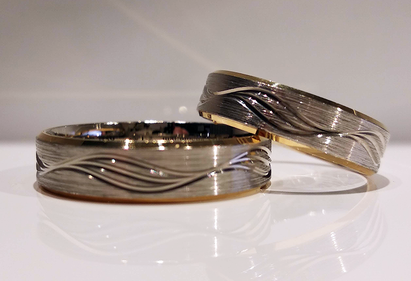 Obrączki ślubne płaskie z fazą 5mm ozdobione falami dwukolorowe białe i żółte złoto próba 585