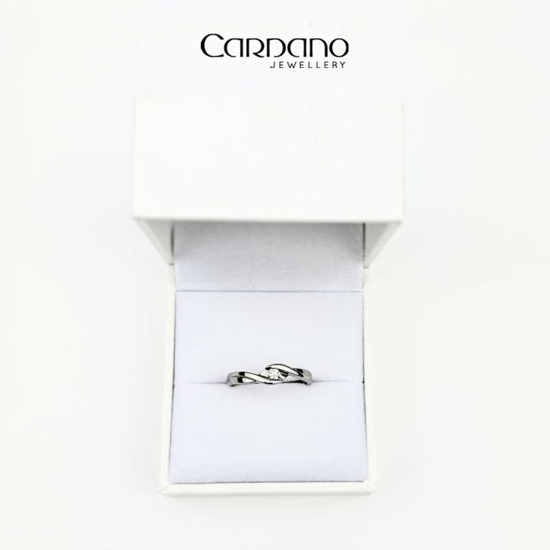 Pierścionek z czarnego złota 585 z diamentem