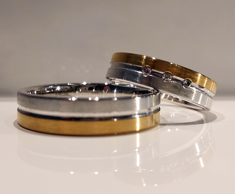 Obrączki ślubne płaskie 5mm z linią i kamieniami dwukolorowe żółte i białe złoto próba 585