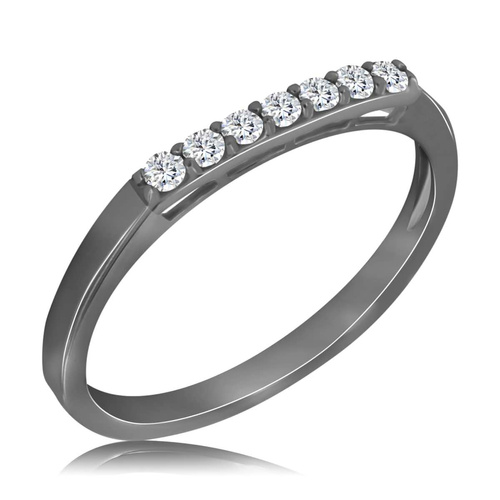 Czarny pierścionek z diamentami 