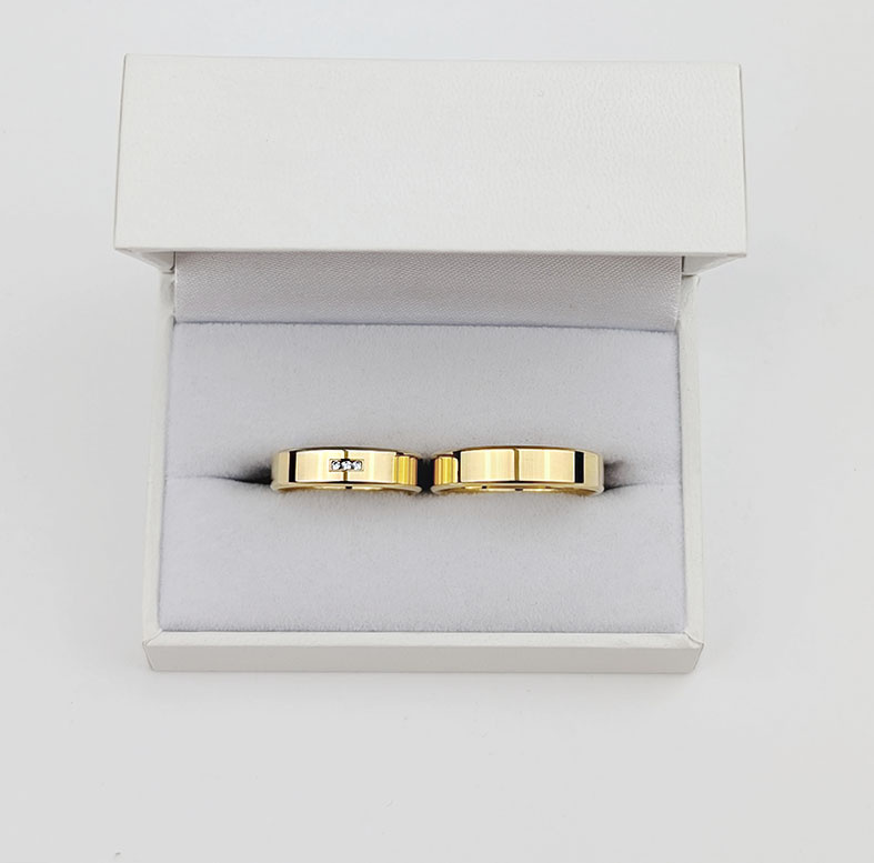 Obrączki ślubne płaskie 5mm z kamieniami żółte złoto próba 585