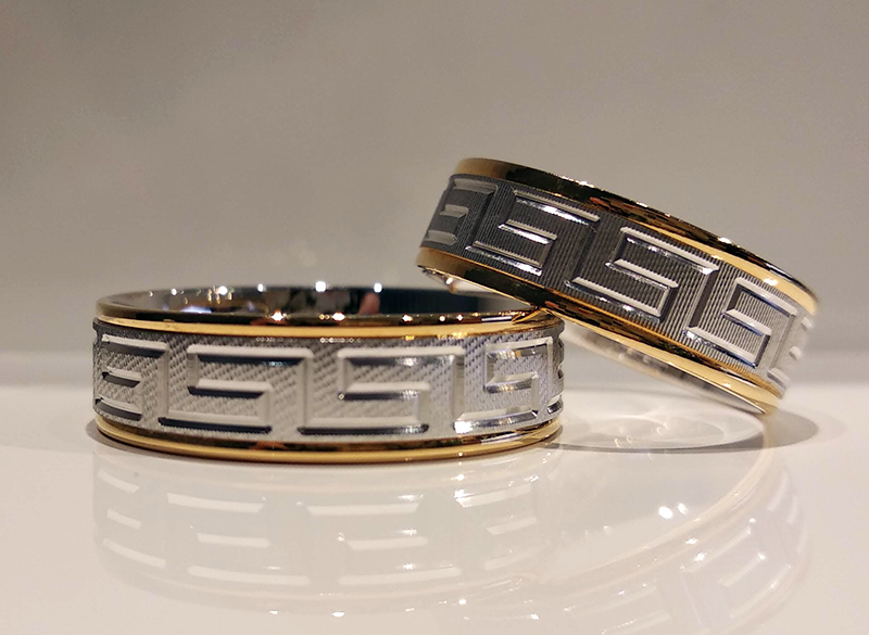 Obrączki ślubne z greckim wzorem 6mm dwukolorowe białe i żółte złoto próba 585