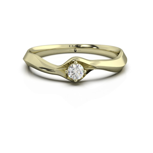 Złoty pierścionek z brylantem