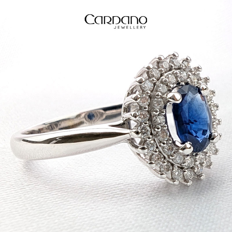 Pierścionek z szafirem i diamentami białe złoto 585