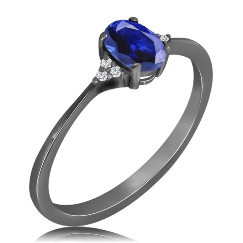 Czarny pierścionek z szafirem i diamentami 