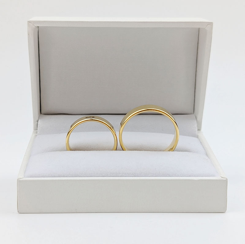 Obrączki ślubne płaskie 5mm z kamieniami żółte złoto próba 585