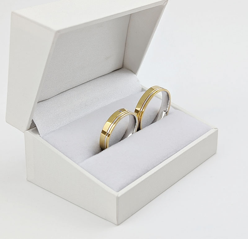 Obrączki ślubne płaskie z linią 4,5mm dwukolorowe żółte i białe złoto próba 585