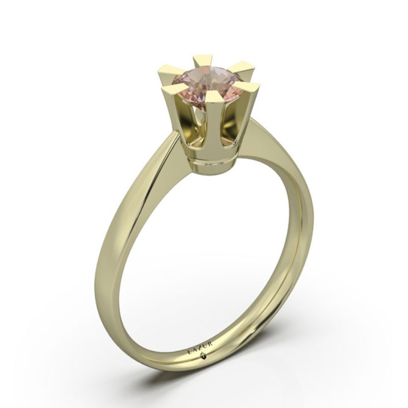 Złoty pierścionek z morganitem