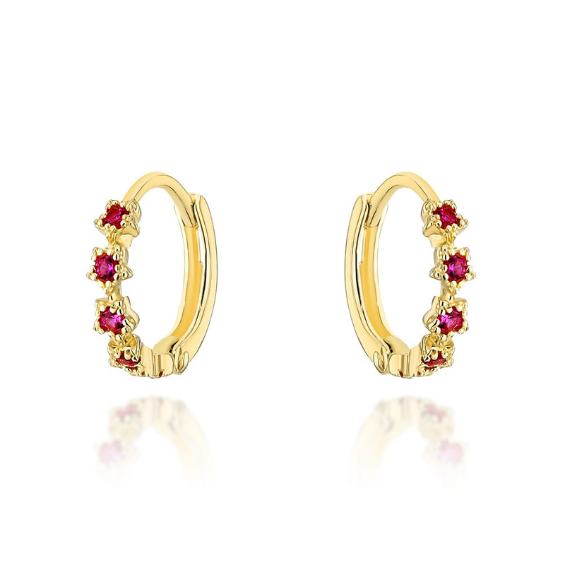 Kolczyki złote kwiatki z cyrkoniami w kolorze fuksji na kreolu