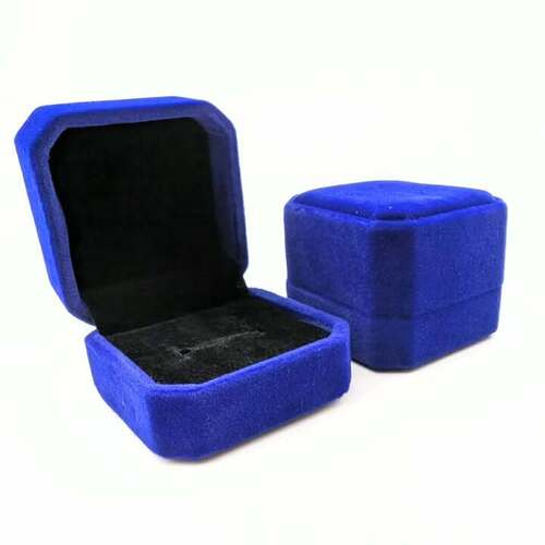 Kolorowe pudełko na pierścionek