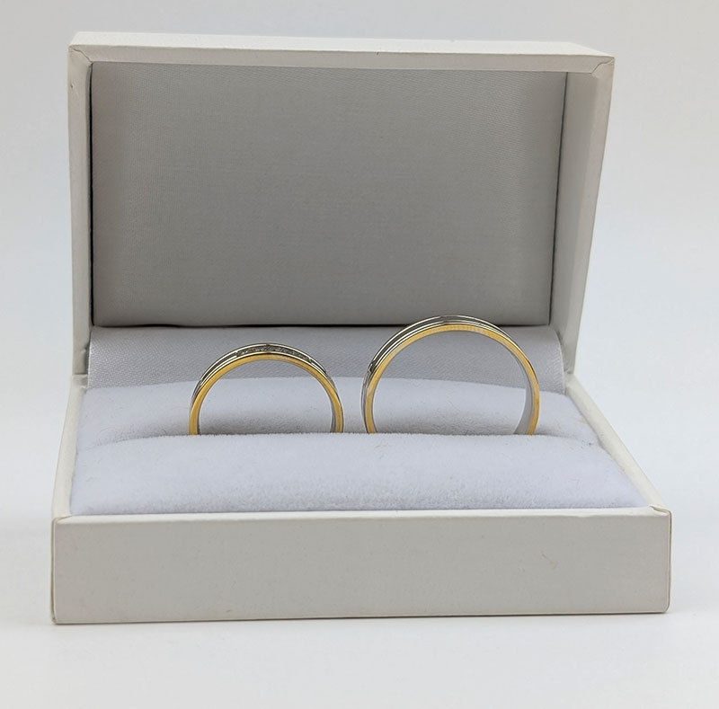 Obrączki ślubne z kamieniami 4mm dwukolorowe złoto żółte i białe próba 585