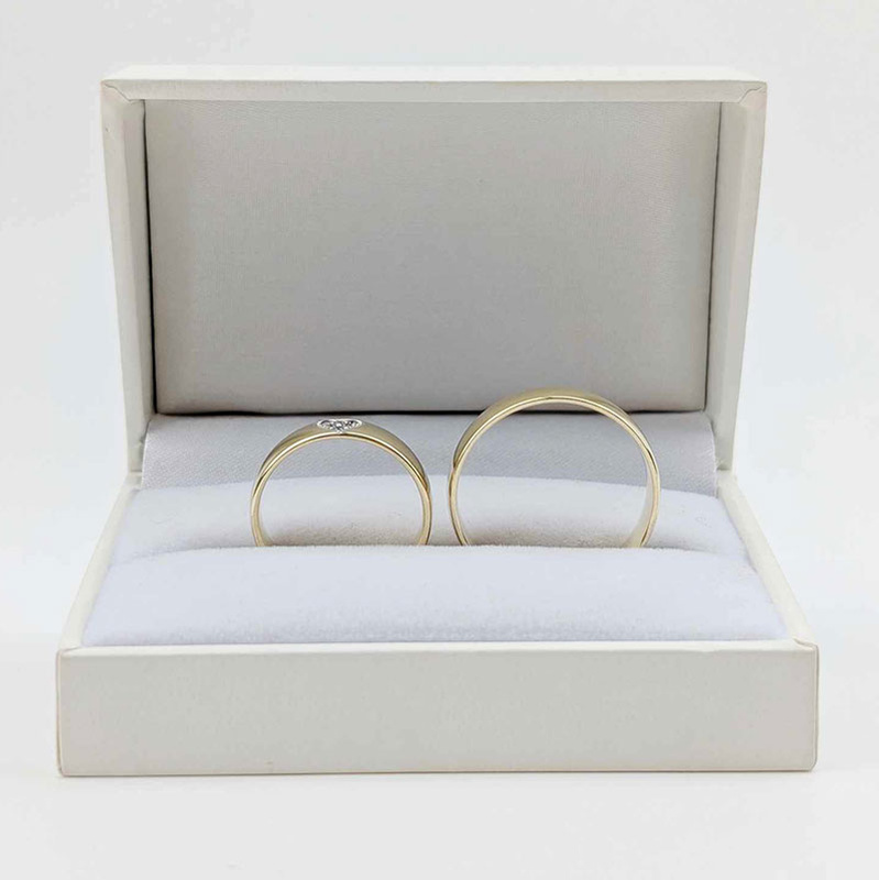 Obrączki ślubne półokrągłe 5mm z dużym sercem żółto próba 585