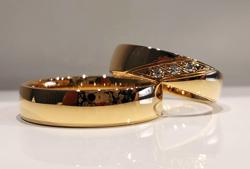 Obrączki ślubne 5mm półokrągłe z kamieniami złoto próba 585