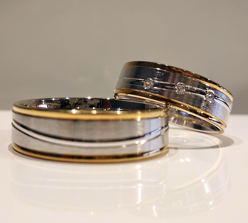 Obrączki ślubne płaskie 6mm z linią i kamieniami dwukolorowe białe i żółte złoto próba 585