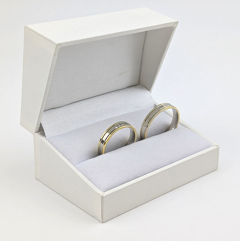 Obrączki ślubne z kamieniami 4mm dwukolorowe złoto żółte i białe próba 585