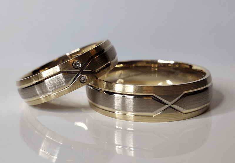 Obrączki ślubne półokrągłe ze wzorem i kamieniami 5mm dwukolorowe białe i żółte złoto próba 585
