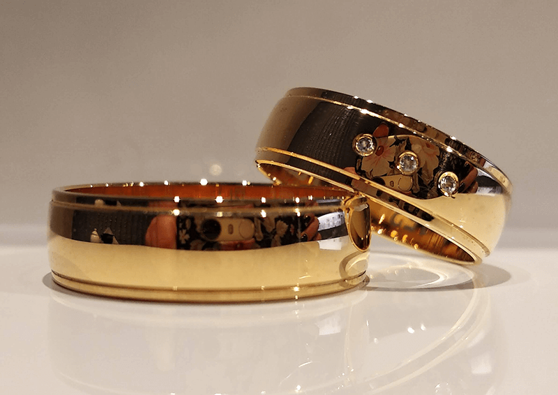 Obrączki ślubne 6mm półokrągłe z kamieniami złoto 585