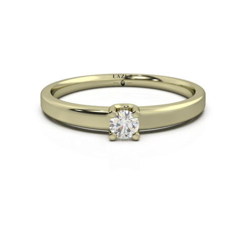 Złoty pierścionek z brylantem