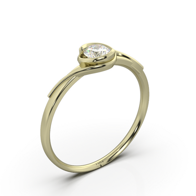 Złoty pierścionek z brylantem