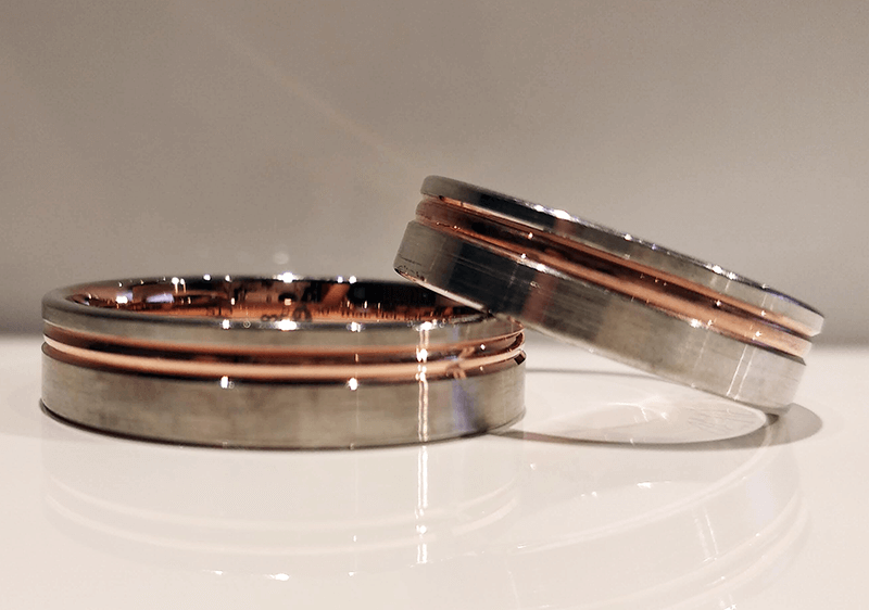 Obrączki ślubne płaskie z linią i kamieniami 6mm dwukolorowe złoto próba 585