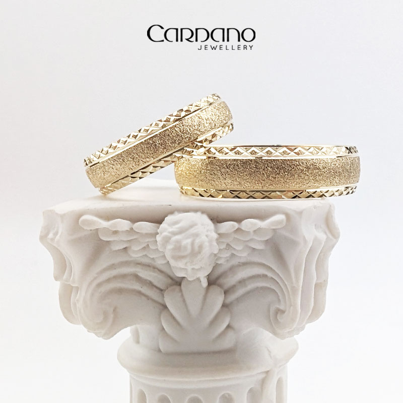 Obrączki ślubne półokrągłe 5mm z ozdobnymi brzegami próba 585