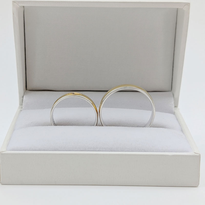 Obrączki ślubne półokrągłe 5,0mm ozdobione kamieniem dwukolorowe żółte i białe próba 585